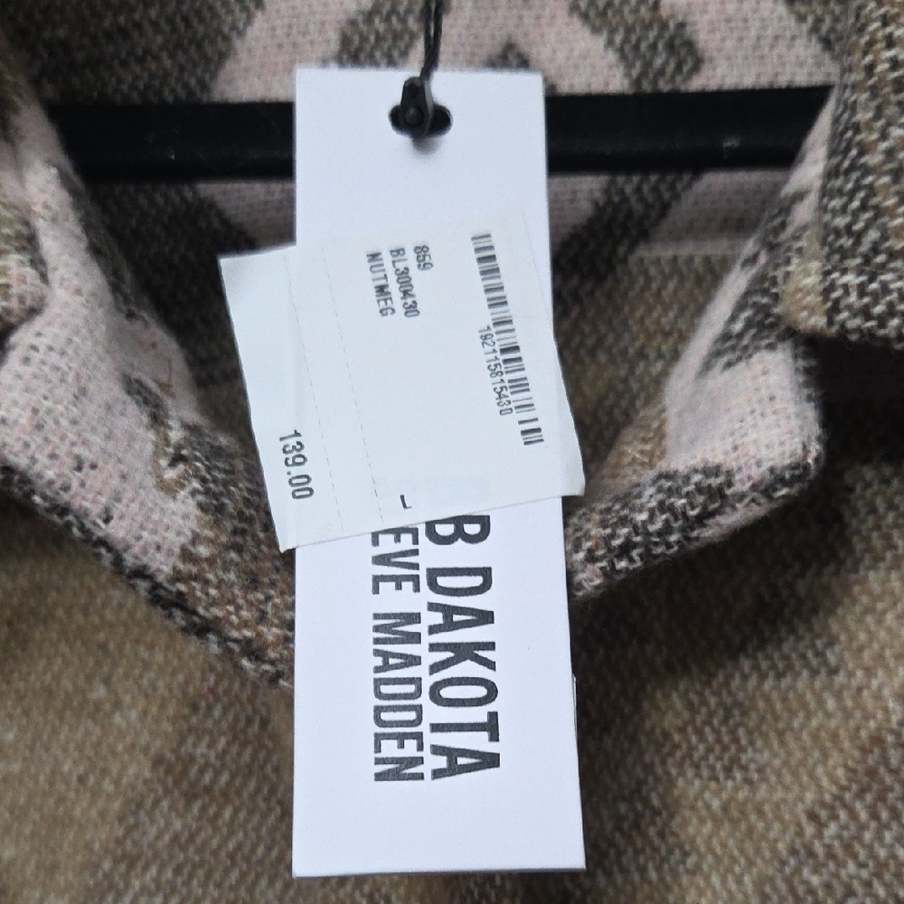 BB Dakota by Steve Madden Big Sky Printed Jacket in Nutmeg. - Picture 8 of 16